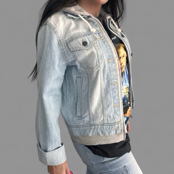 Sun + Stone Jean Phoenix Trucker Denim Jacket - Picture 4 of 7